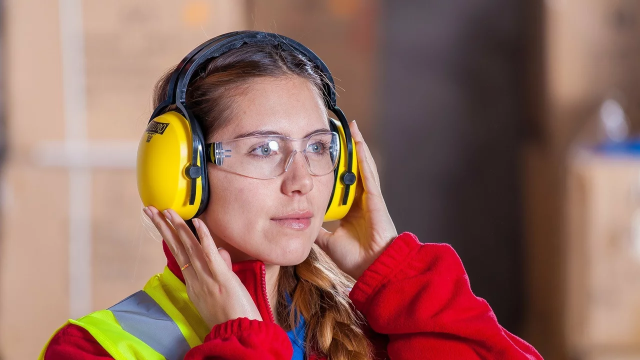 How to Prevent Hearing Difficulty in the Workplace